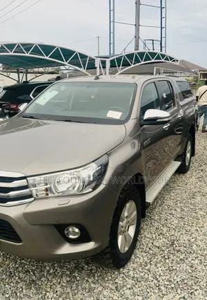 Toyota Hilux Revo Double Cab Deisel 2.4 AWD 2017 Gray