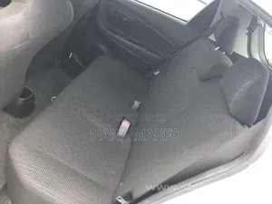 Toyota Vitz 1.3 FWD 5dr 2016 Silver