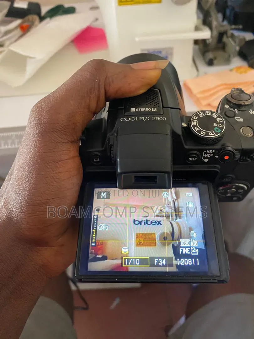 Nikon Coolpix P500 (Bridge Camera)