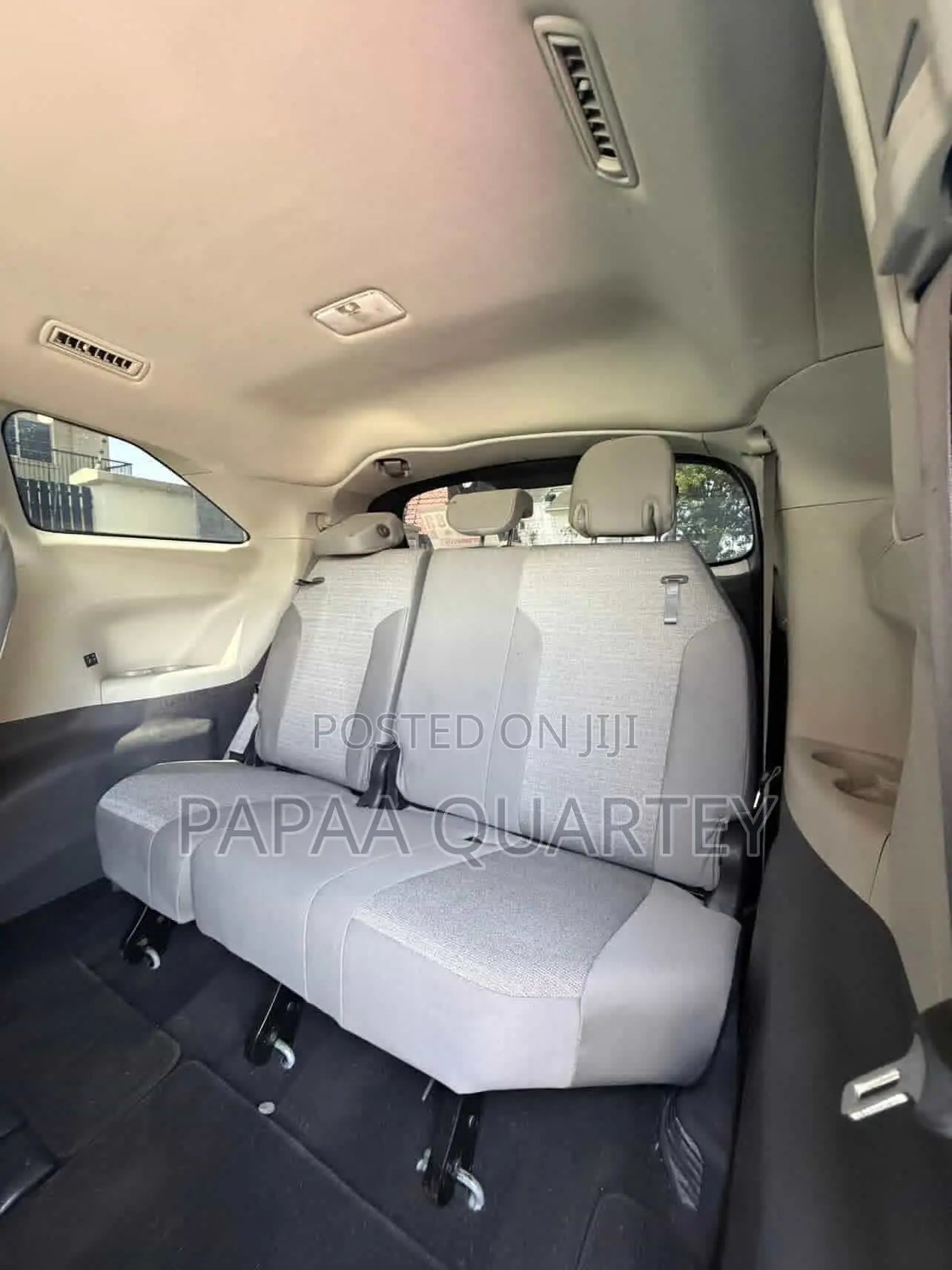 Toyota Sienna 2022 Silver