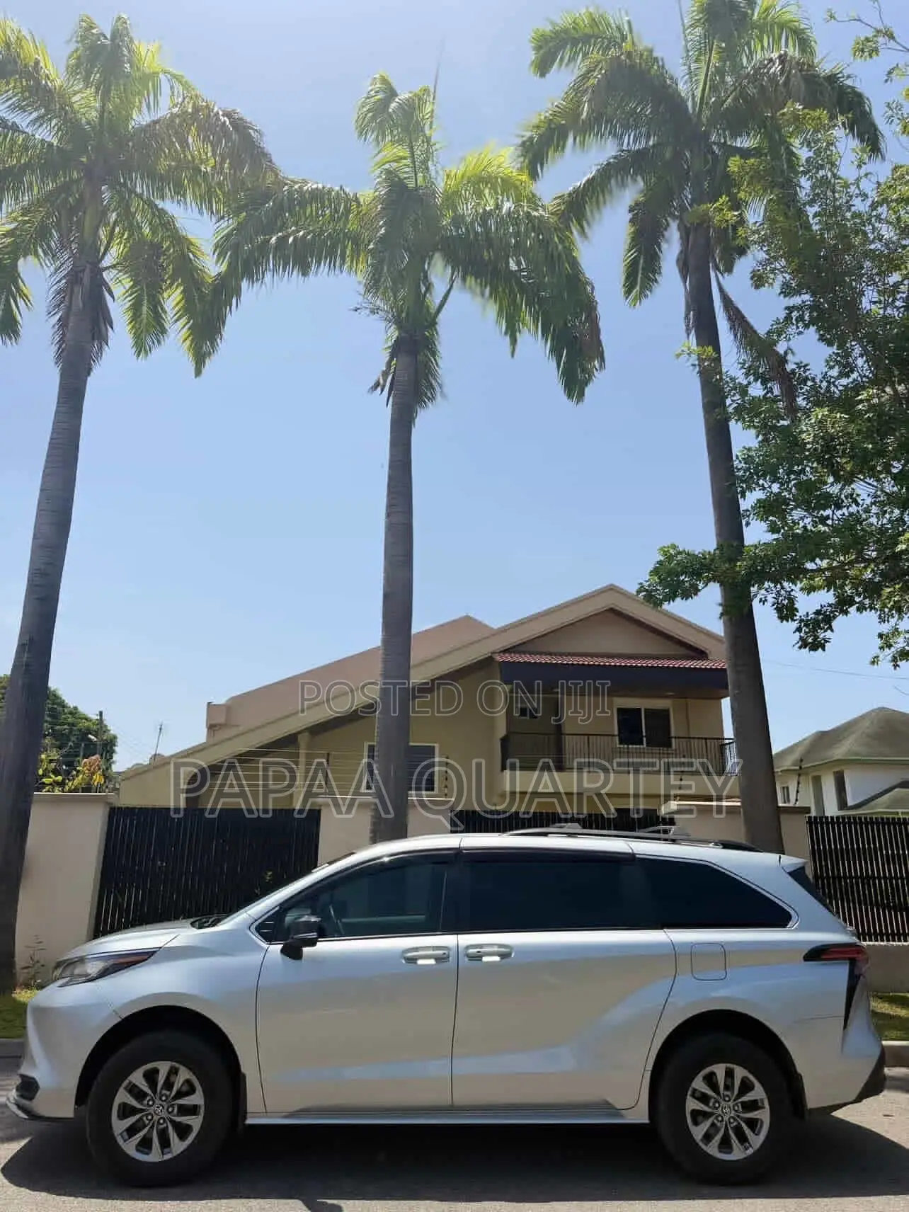 Toyota Sienna 2022 Silver