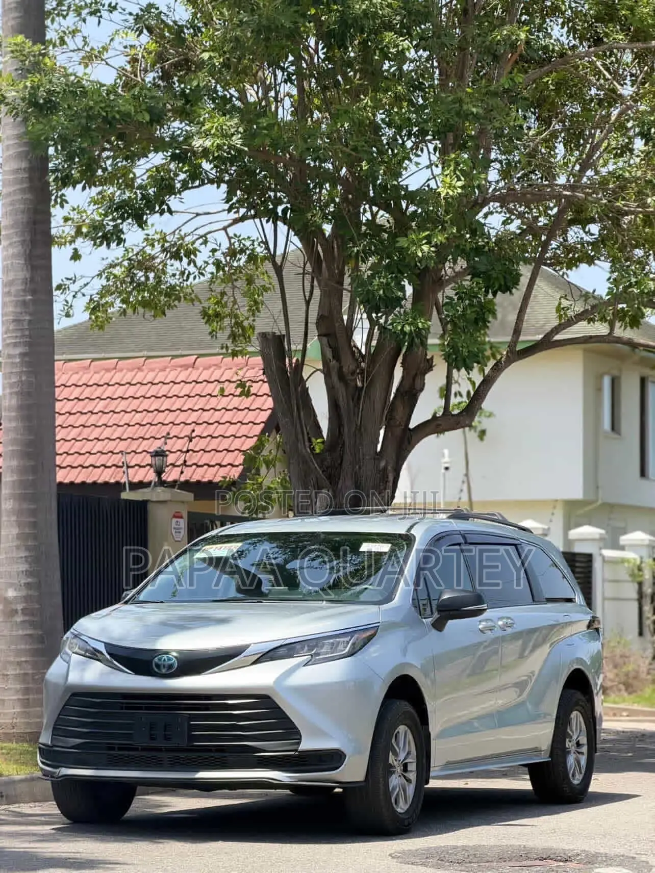 Toyota Sienna 2022 Silver