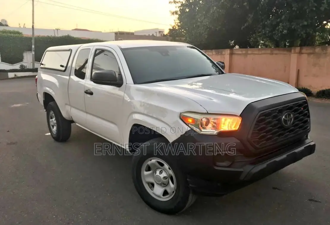 Toyota Tacoma 2022 White