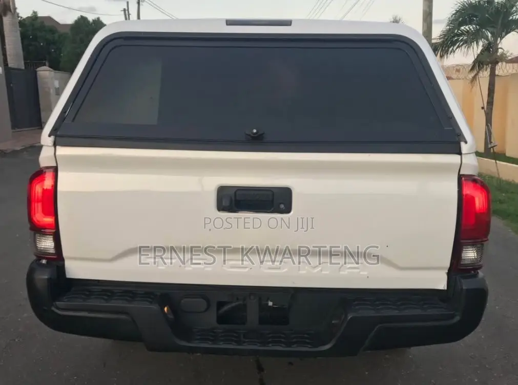 Toyota Tacoma 2022 White