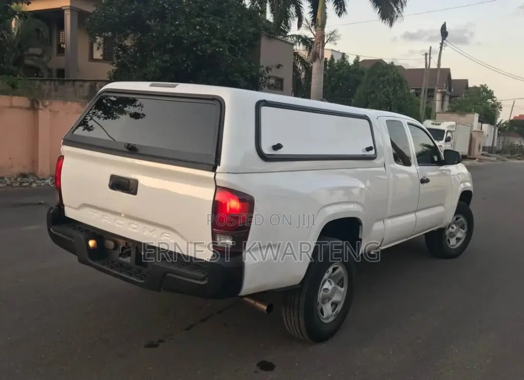 Toyota Tacoma 2022 White