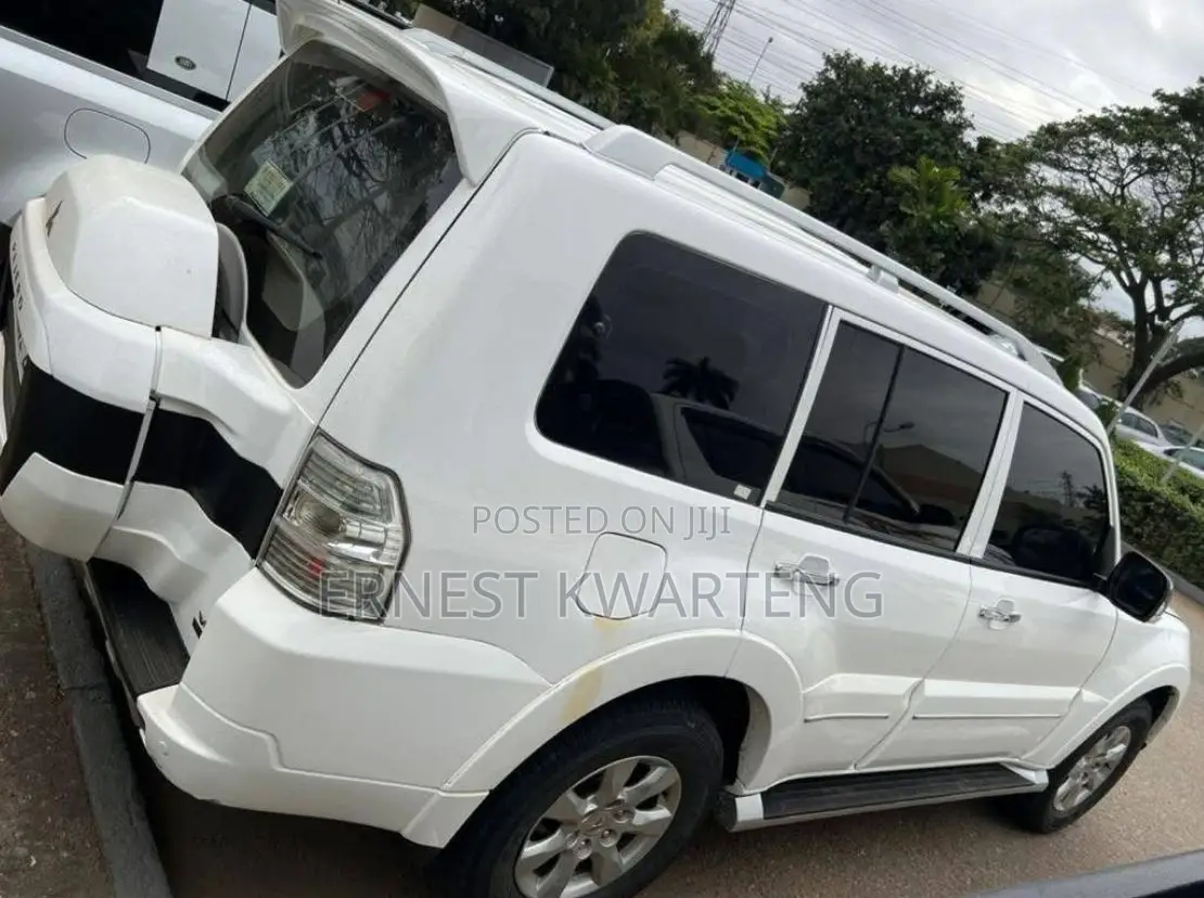 Mitsubishi Pajero 2020 White
