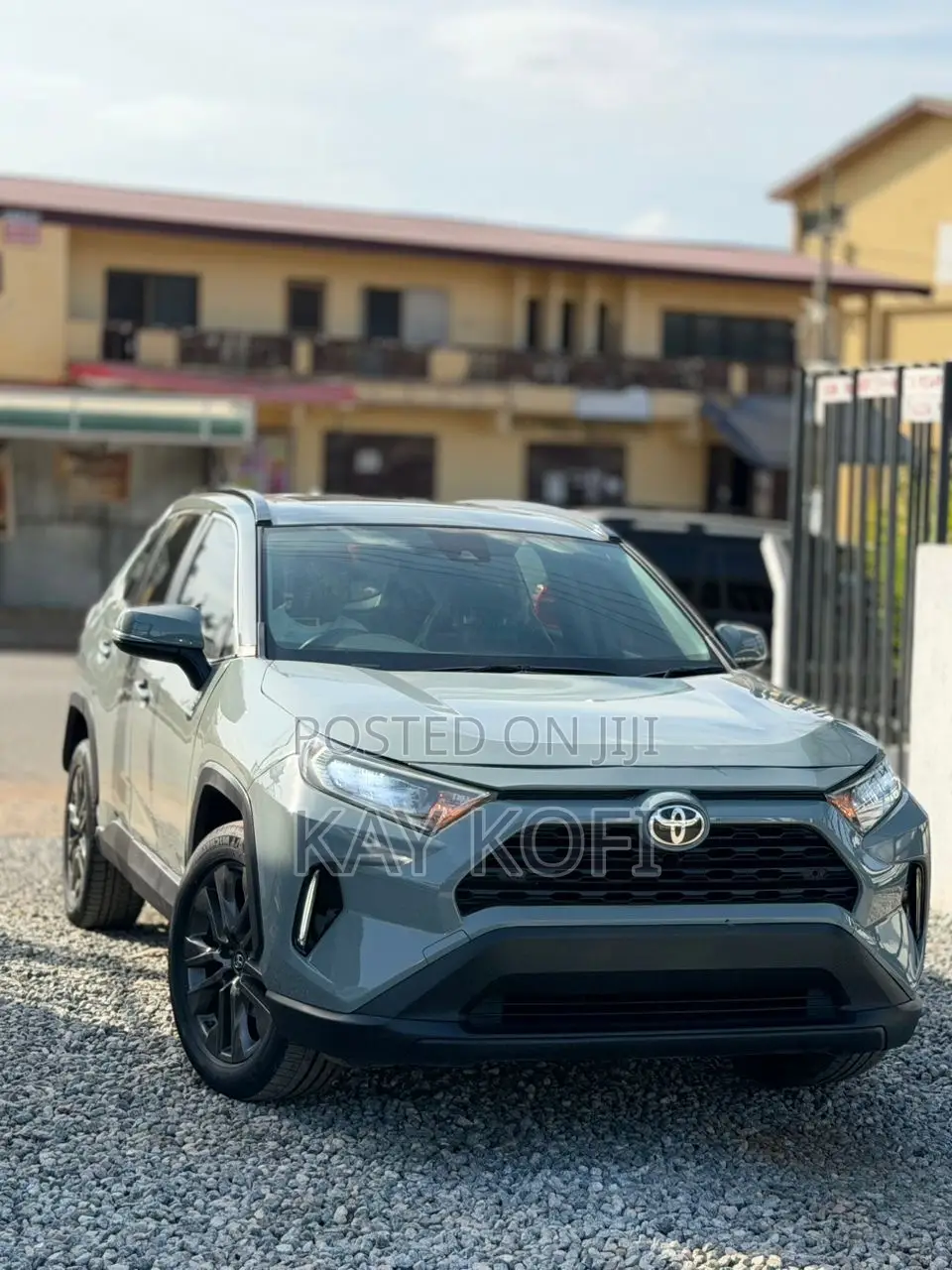 Toyota RAV4 XLE 2022