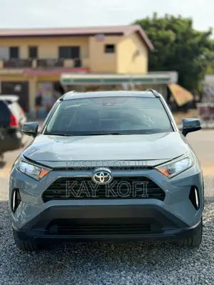 Toyota RAV4 XLE 2022