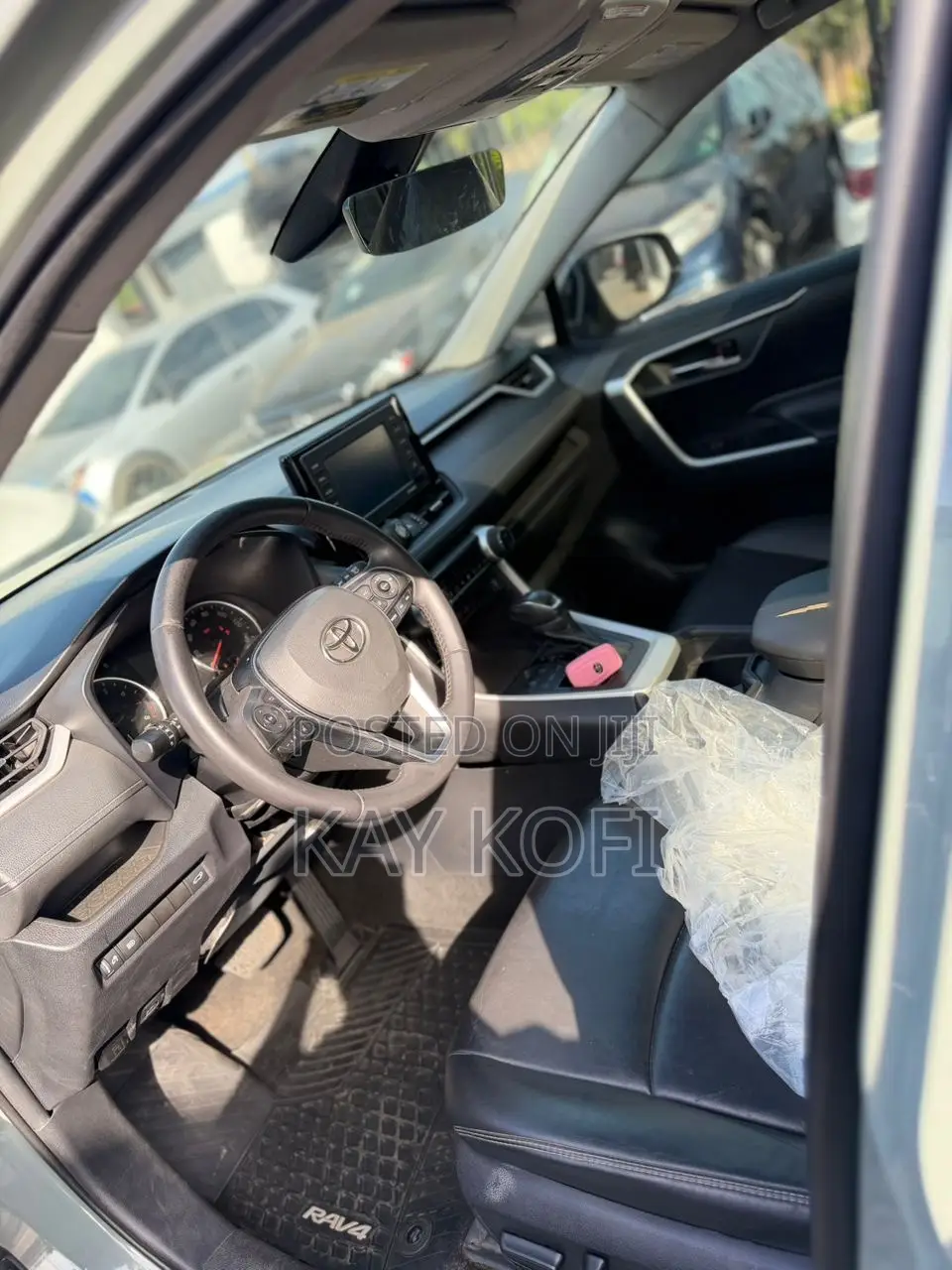 Toyota RAV4 XLE 2022
