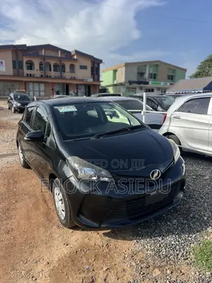 Toyota Vitz 1.3 AWD 3dr 2015 Black