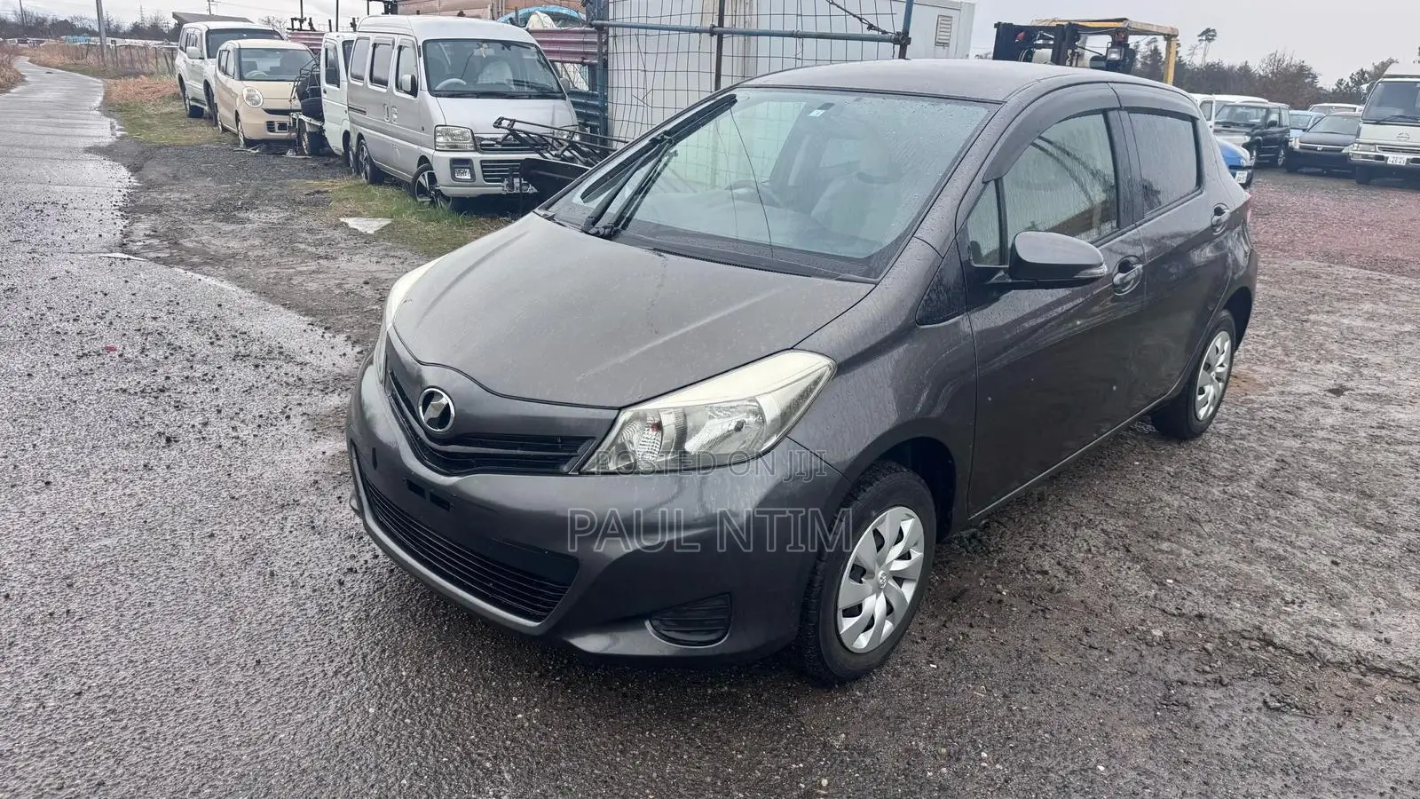 Toyota Vitz 2012 Black