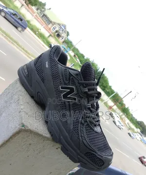 New Balance 740