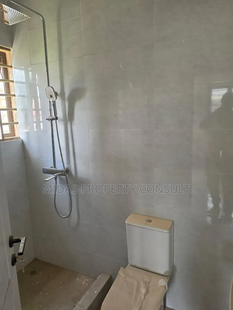 4bdrm House in Pantang Jeleel City, Ga East Municipal for sale