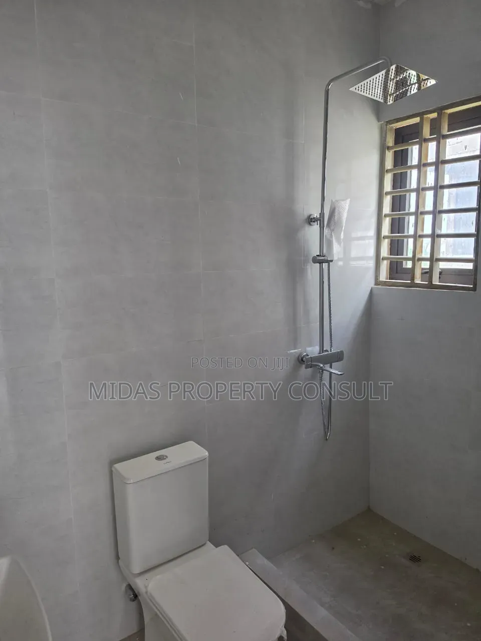 4bdrm House in Pantang Jeleel City, Ga East Municipal for sale