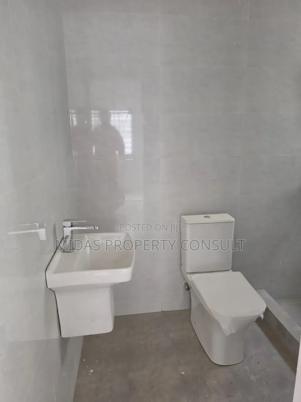 4bdrm House in Pantang Jeleel City, Ga East Municipal for sale