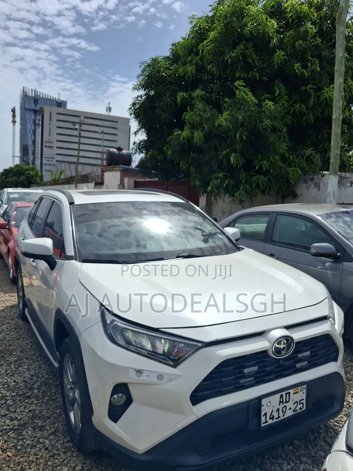 Toyota RAV4 2021 White