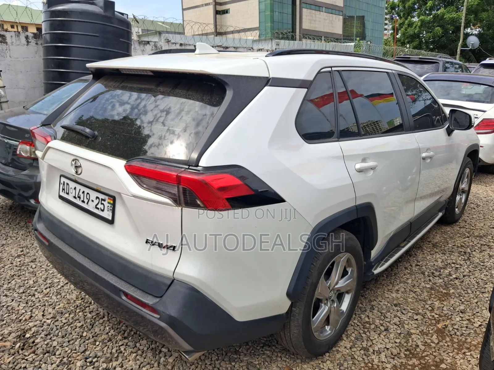 Toyota RAV4 2021 White