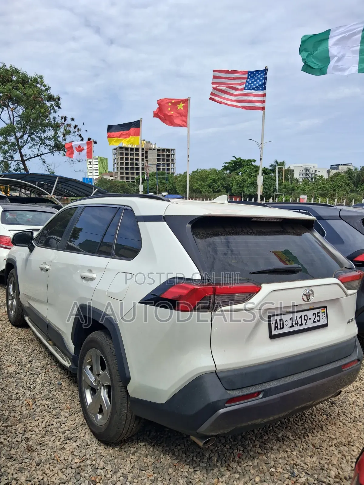 Toyota RAV4 2021 White