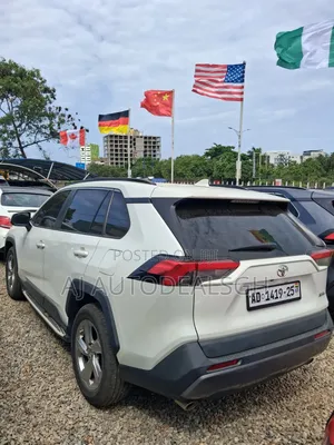 Toyota RAV4 2021 White