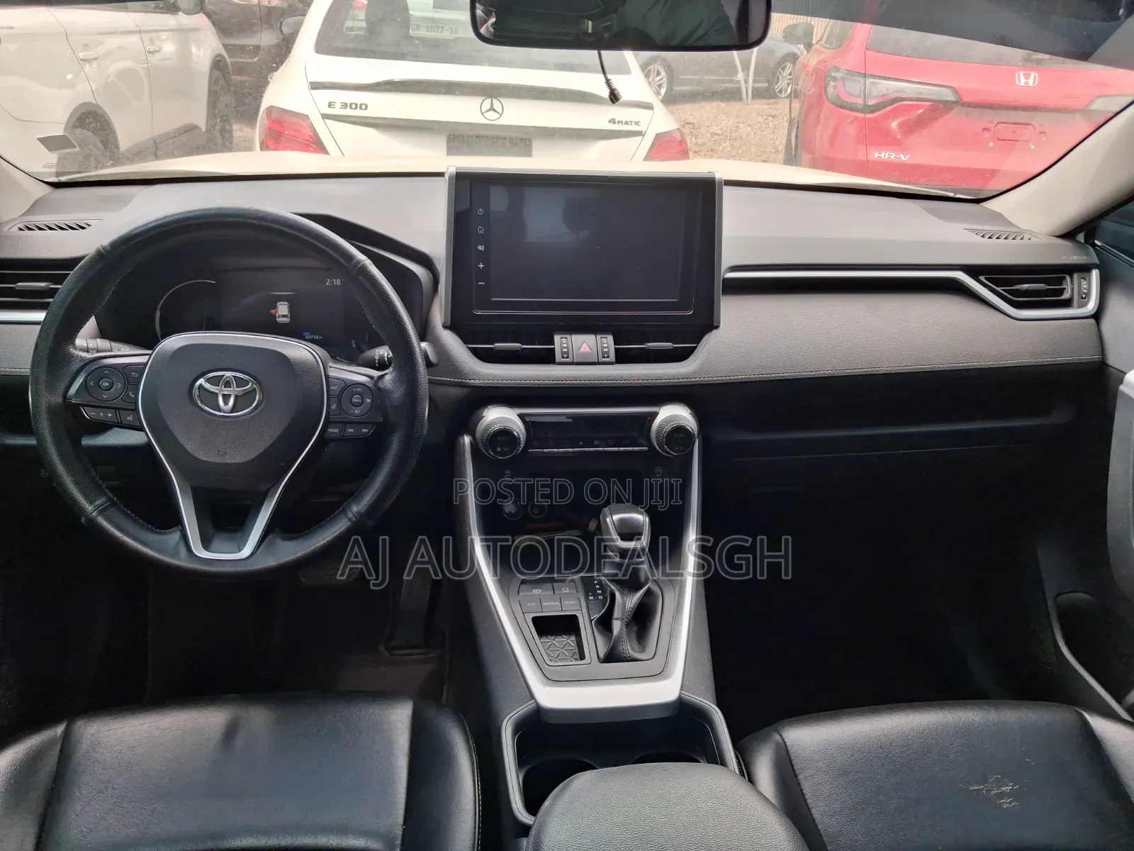 Toyota RAV4 2021 White