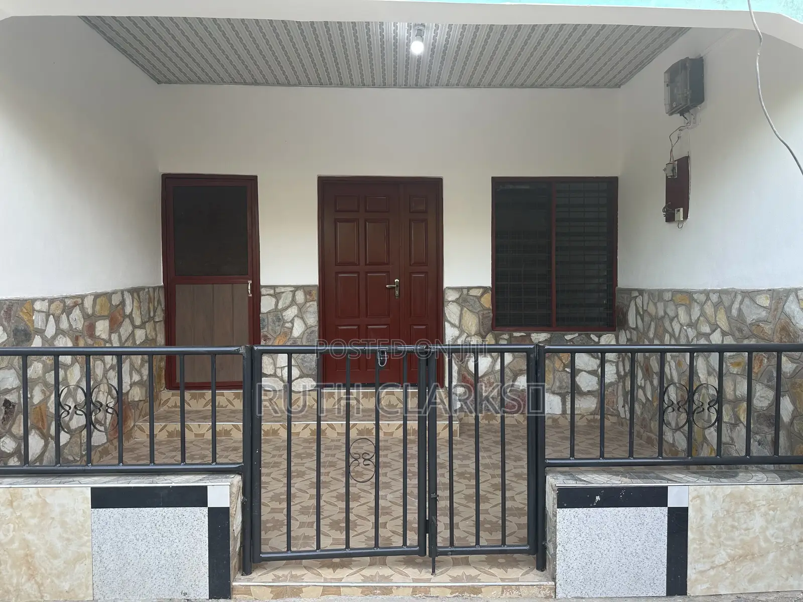 2bdrm Apartment in Oyarifa for rent