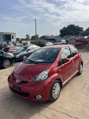 Toyota Aygo 1.0 5-Door 2012 Red