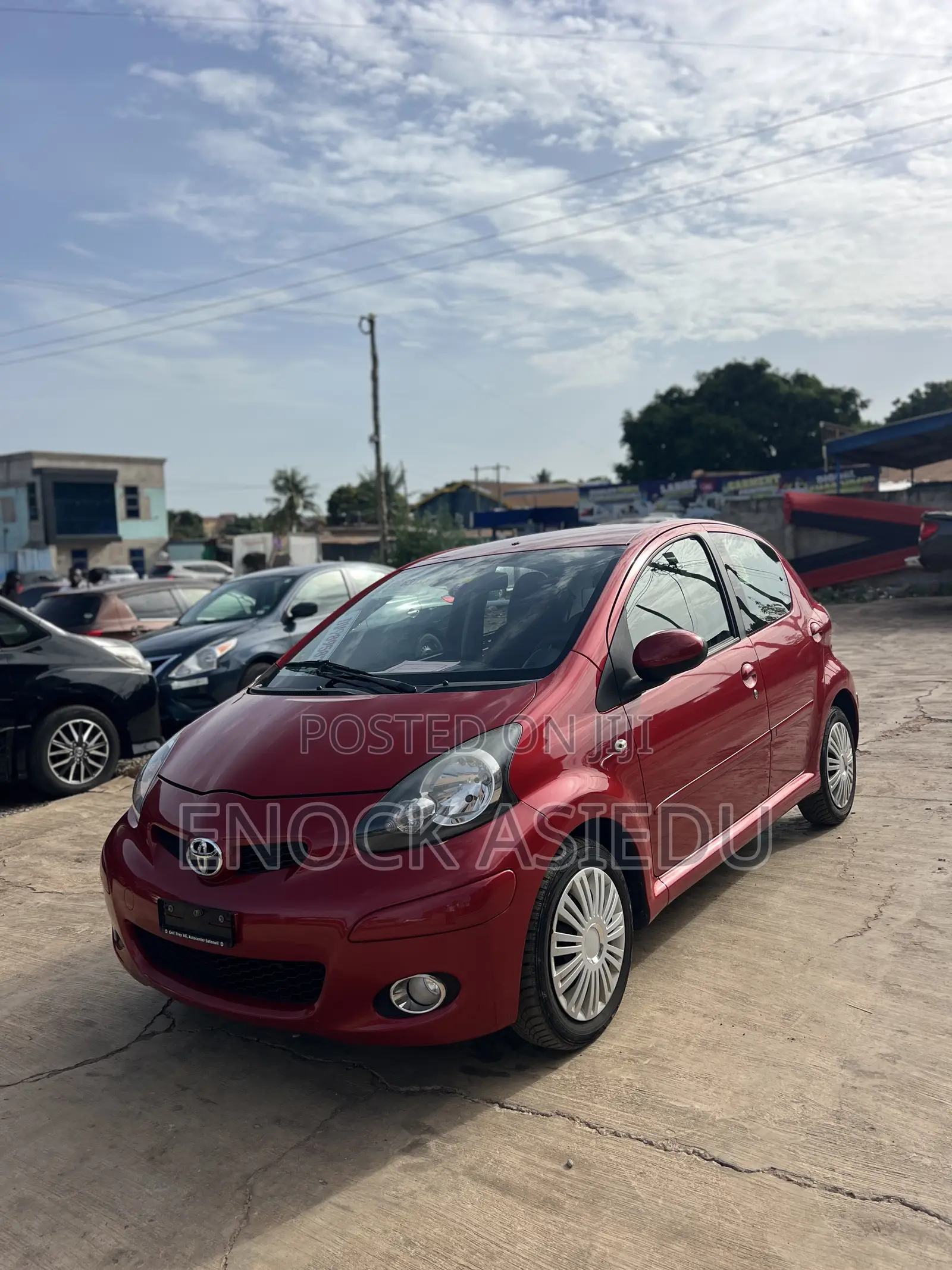 Toyota Aygo 1.0 5-Door 2012 Red