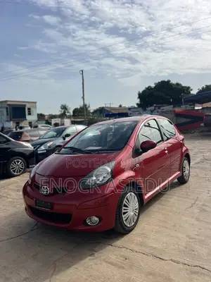 Toyota Aygo 1.0 5-Door 2012 Red