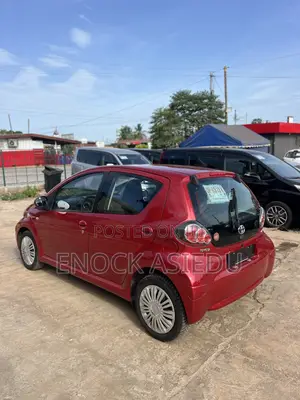 Toyota Aygo 1.0 5-Door 2012 Red
