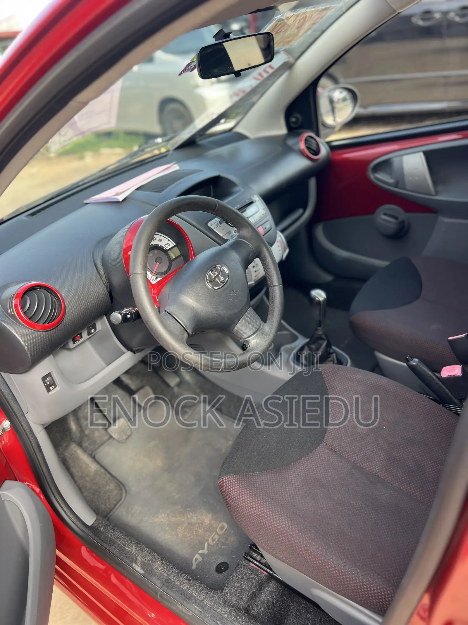 Toyota Aygo 1.0 5-Door 2012 Red