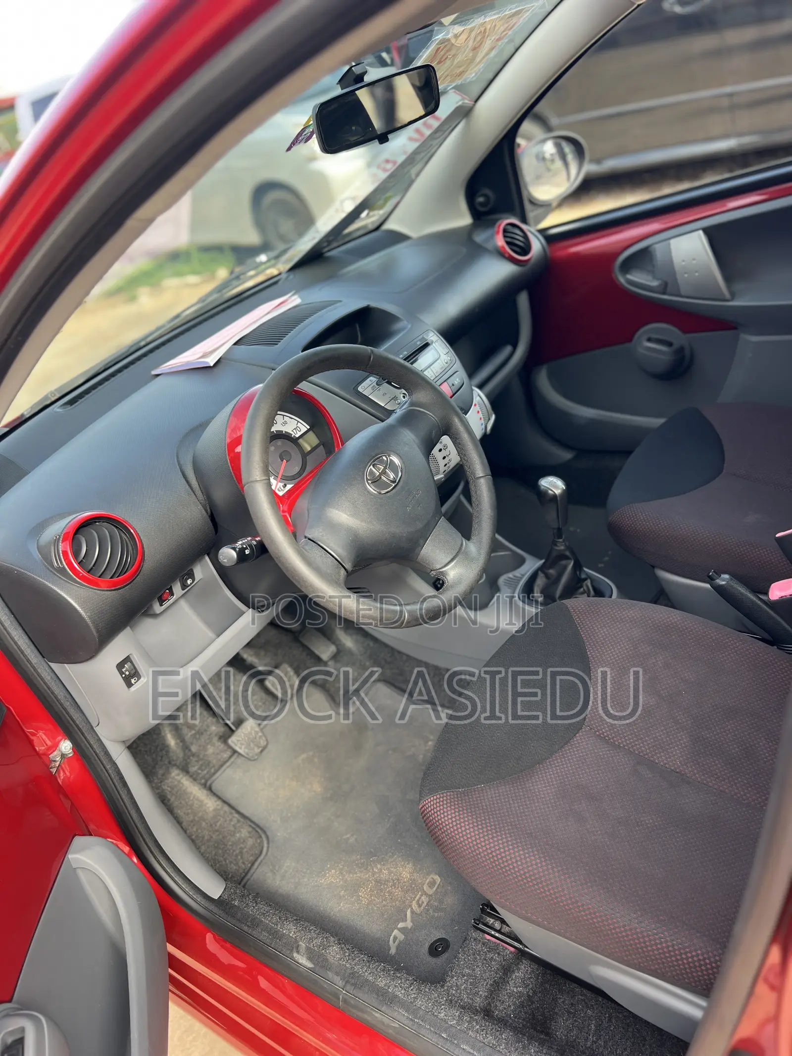 Toyota Aygo 1.0 5-Door 2012 Red