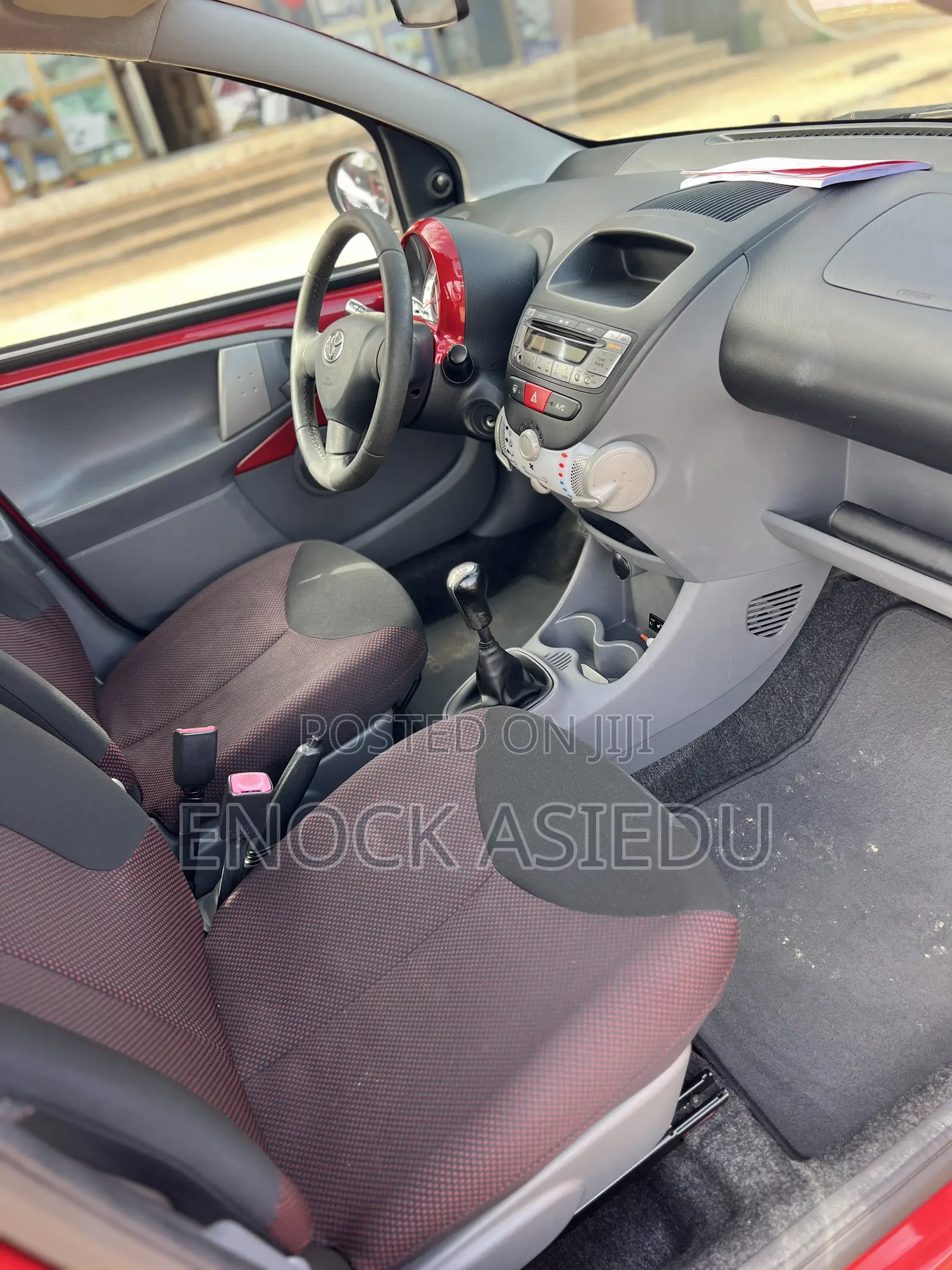 Toyota Aygo 1.0 5-Door 2012 Red