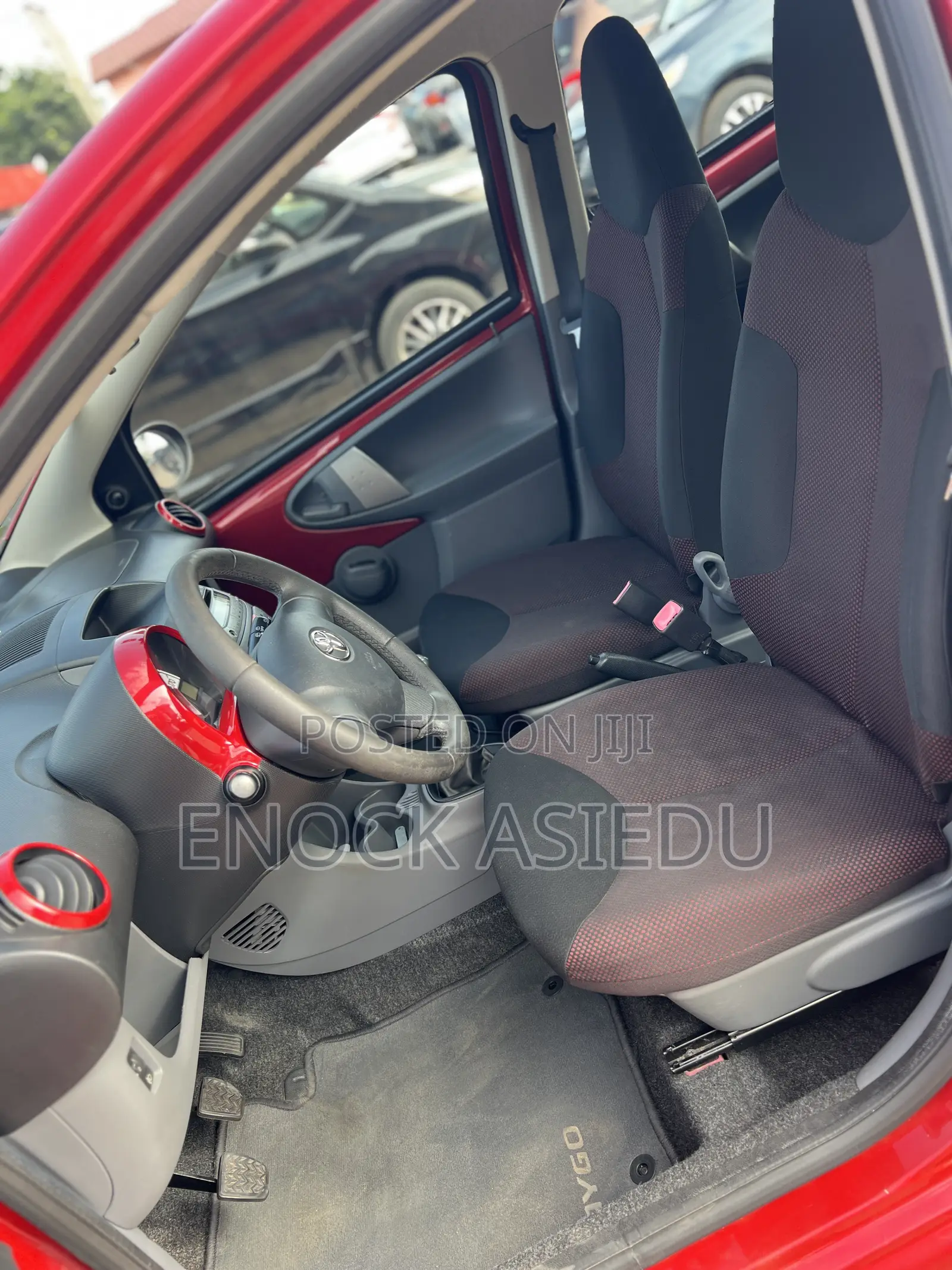 Toyota Aygo 1.0 5-Door 2012 Red