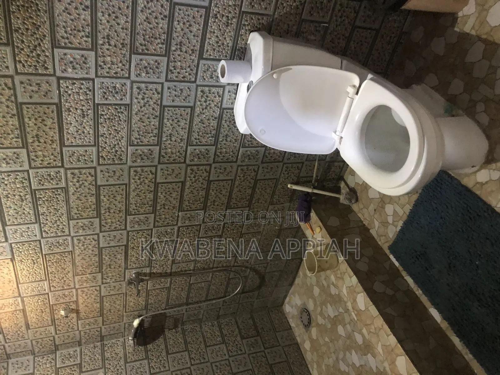 9bdrm House in Mark Estate At, Kumasi Metropolitan for sale