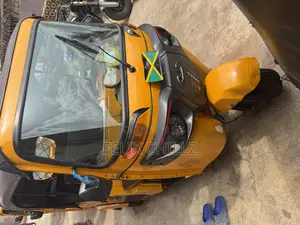 Bajaj RE 2025 Yellow