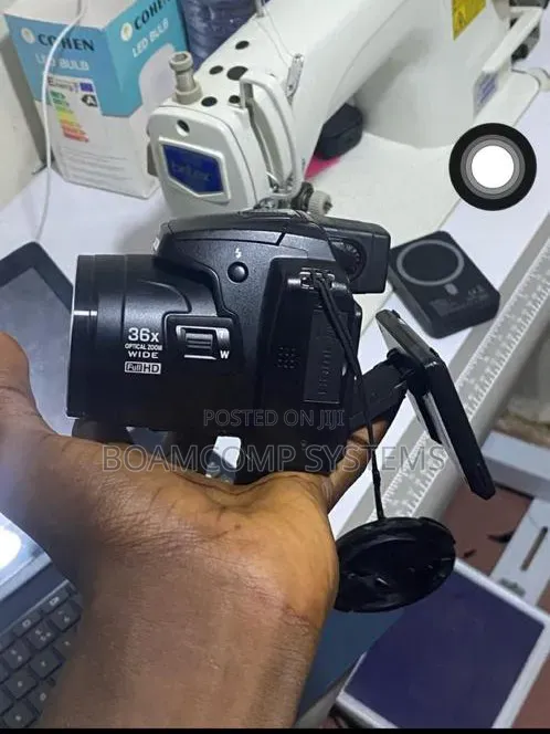 Nikon Coolpix P500 (Bridge Camera)