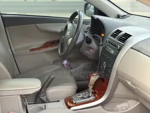 Toyota Corolla LE 4dr Sedan (1.8L 4cyl 4A) 2010 Gray