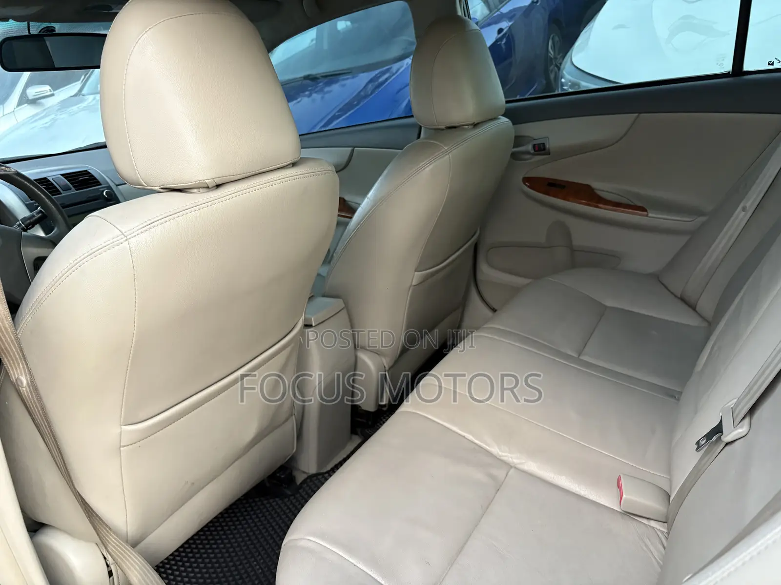 Toyota Corolla LE 4dr Sedan (1.8L 4cyl 4A) 2010 Gray