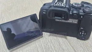Canon R10 Mirrorless Camera With 18 - 45mm Lens