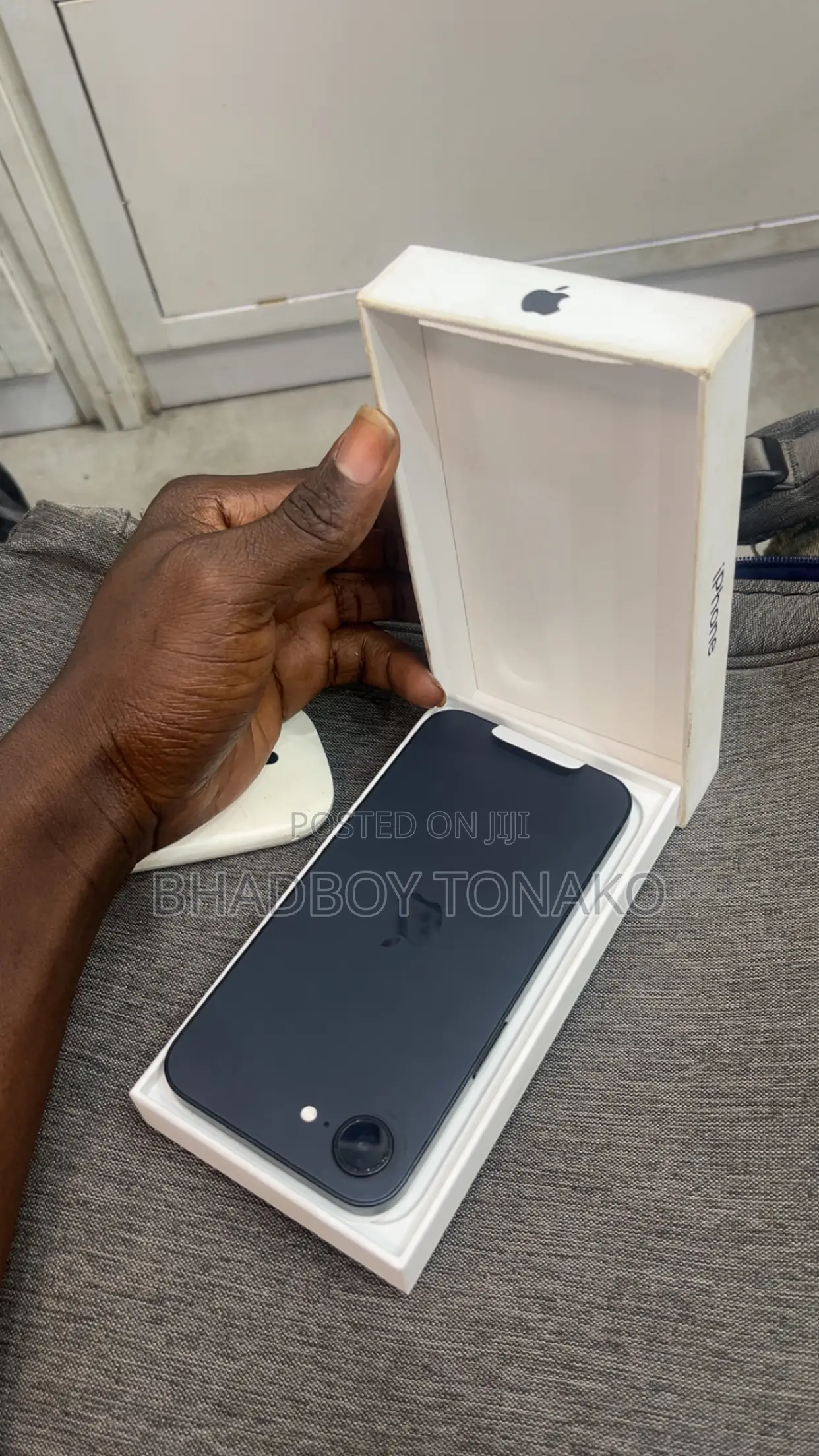 New Apple iPhone 16e 128 GB Black