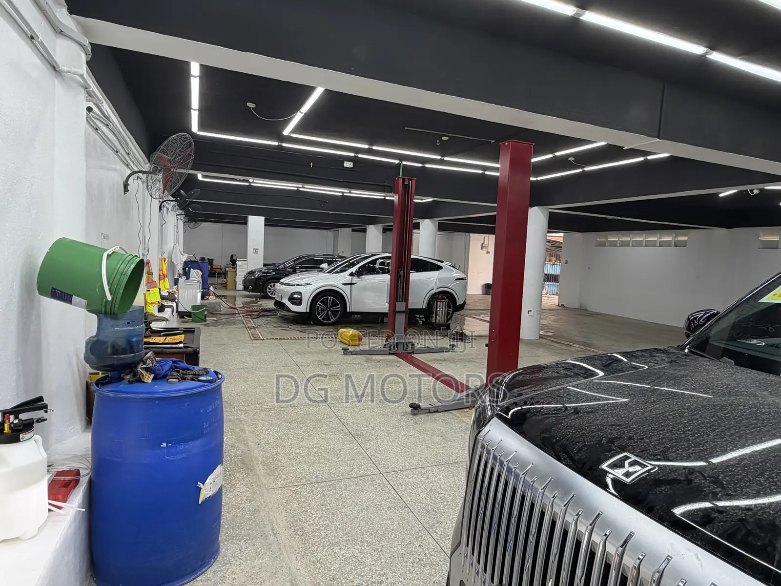 Showroom Salesmen