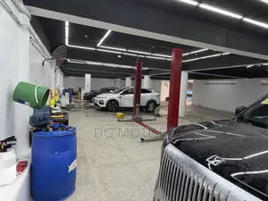 Showroom Salesmen