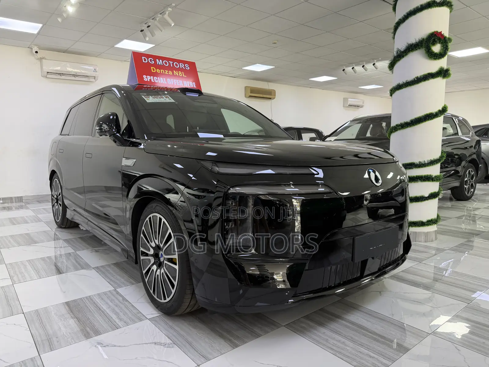 Showroom Salesmen