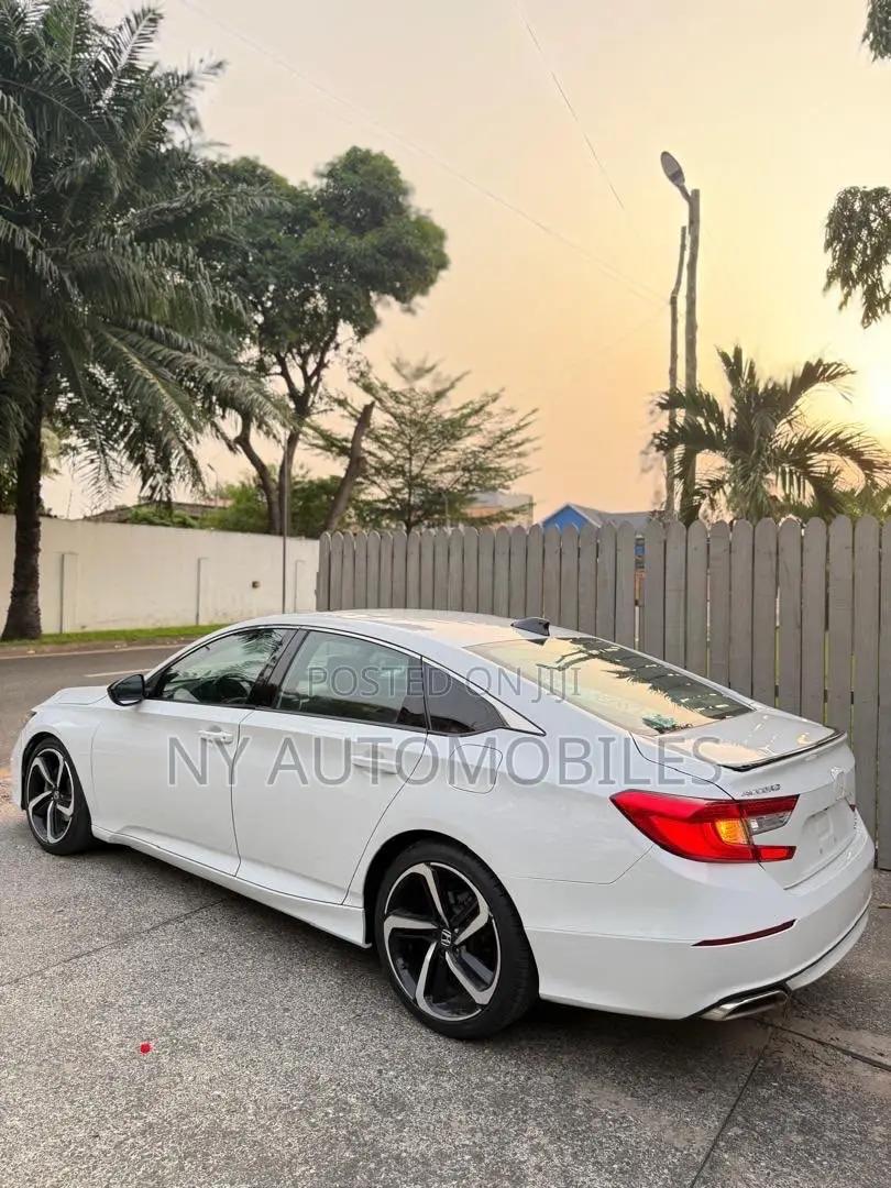 Honda Accord Sport 2.0T 2021 White