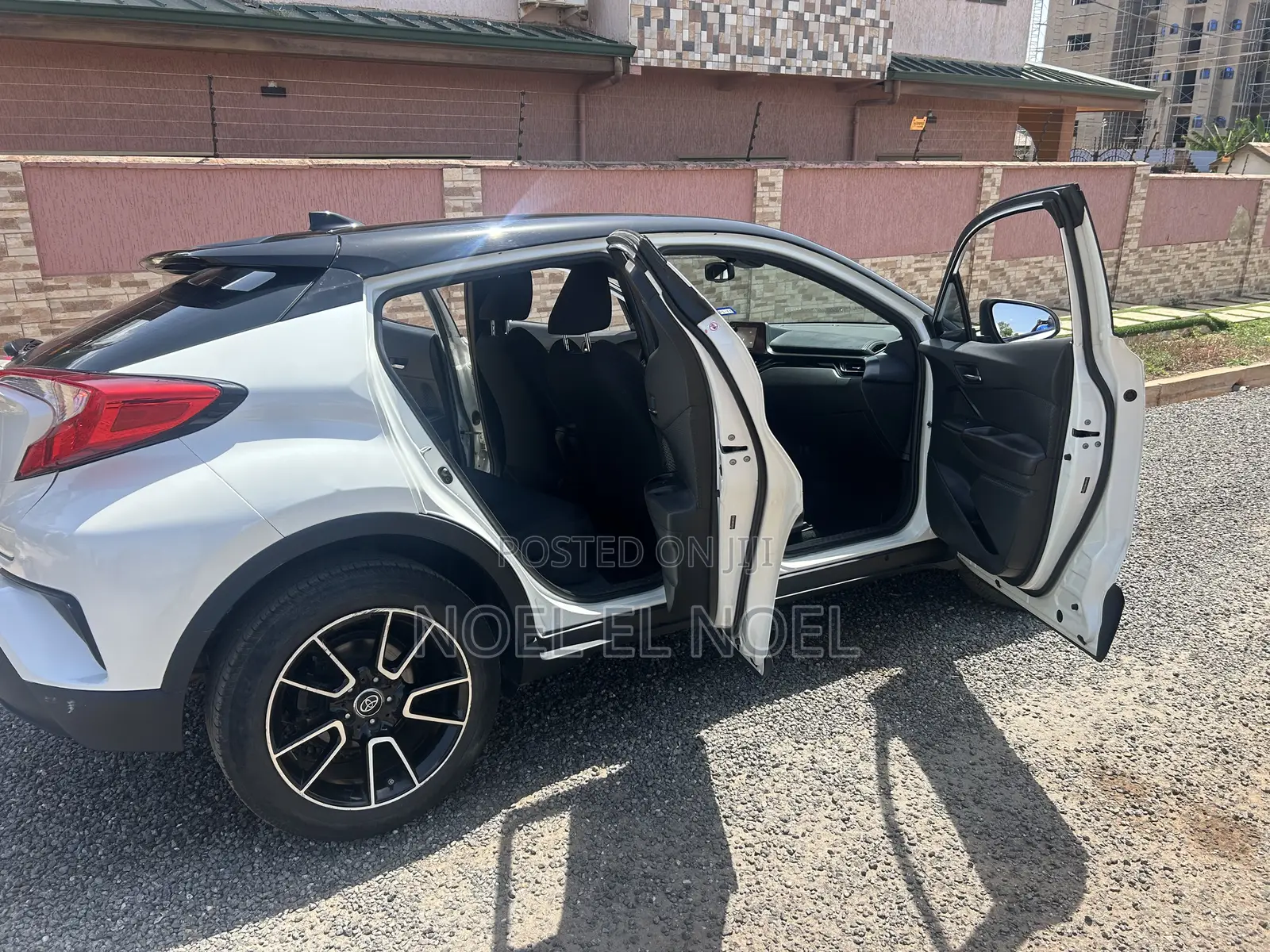 Toyota C-HR LE FWD 2019 White