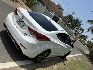 Hyundai Elantra 2013 White