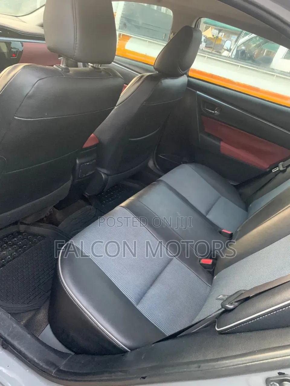 Toyota Corolla LE Plus 4dr Sedan (1.8L 4cyl CVT) 2016 Gray