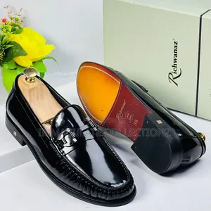Uniquely Designed Gentlemen Shoes of Topnotch Quality