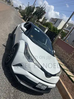 Toyota C-HR LE FWD 2019 White