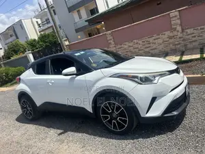 Toyota C-HR LE FWD 2019 White